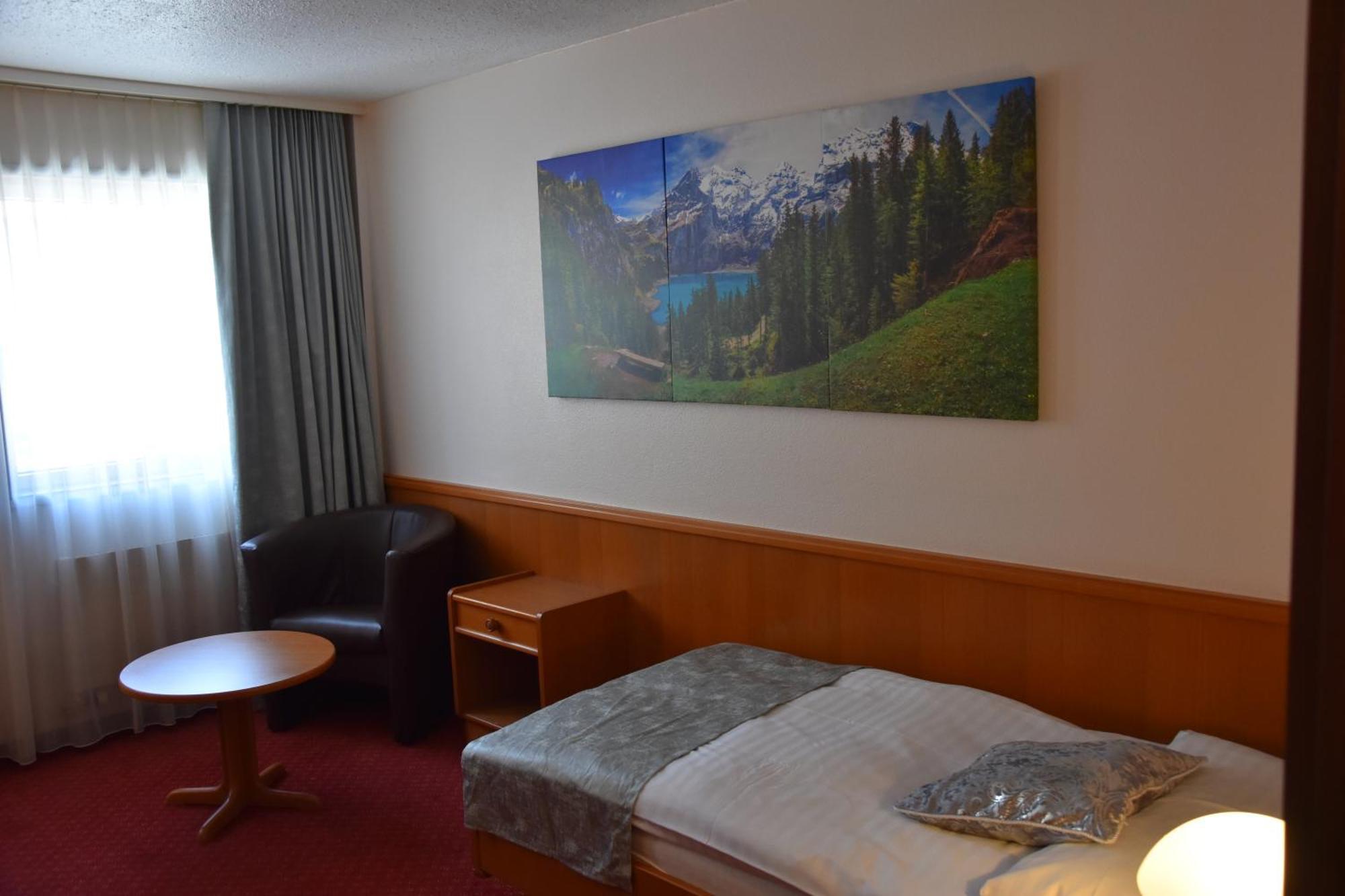 Hotel Des Trois Rois Le Locle Buitenkant foto