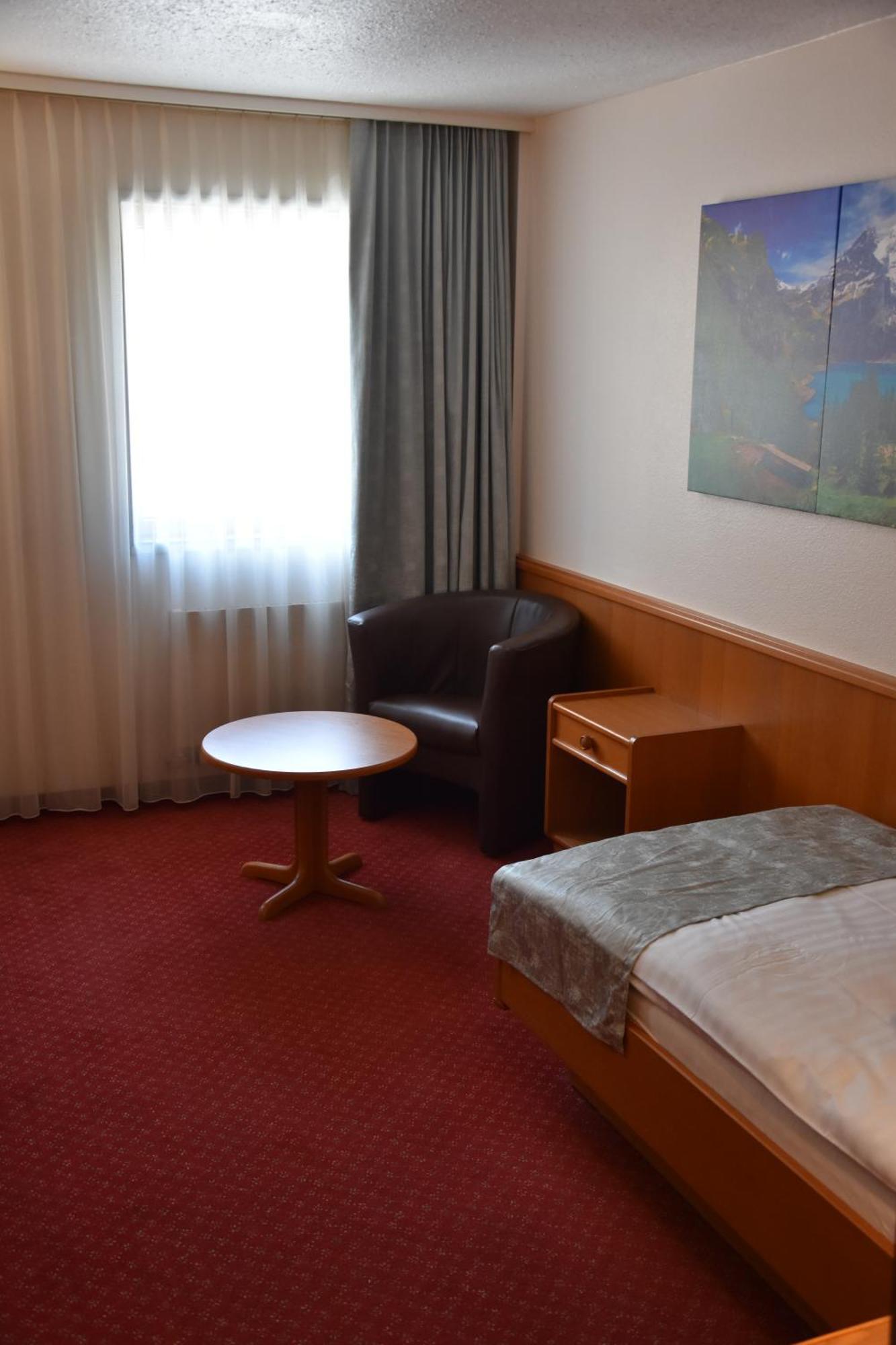 Hotel Des Trois Rois Le Locle Buitenkant foto